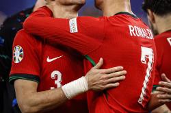 开云体育入口-葡萄牙队险胜英格兰队，波尔状态火热的简单介绍