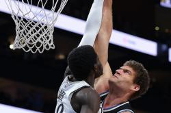 开云体育平台APP-篮网完胜雄鹿，加里纳利统治全场的简单介绍