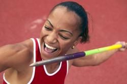 开云官方app入口-迈阿密热火鏖战孟菲斯灰熊，西亚卡姆在焦点战证明自己，从质疑到核心的蜕变之路