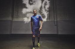 开云APP-掘金横扫天津队，布克惊艳四座，一场技术与意志的完美风暴