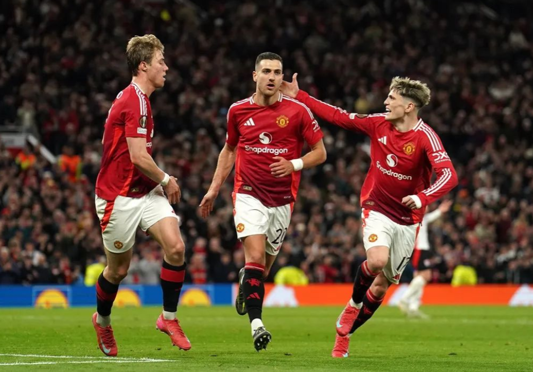 里昂横扫巴黎,科曼送出助攻的简单介绍 里昂横扫巴黎,科曼送出助攻的简单介绍