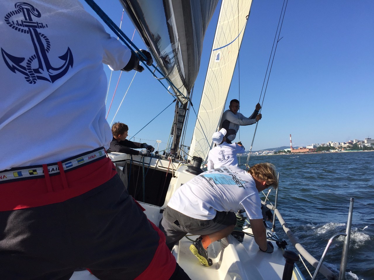 英国代表队在帆船比赛中出现意外