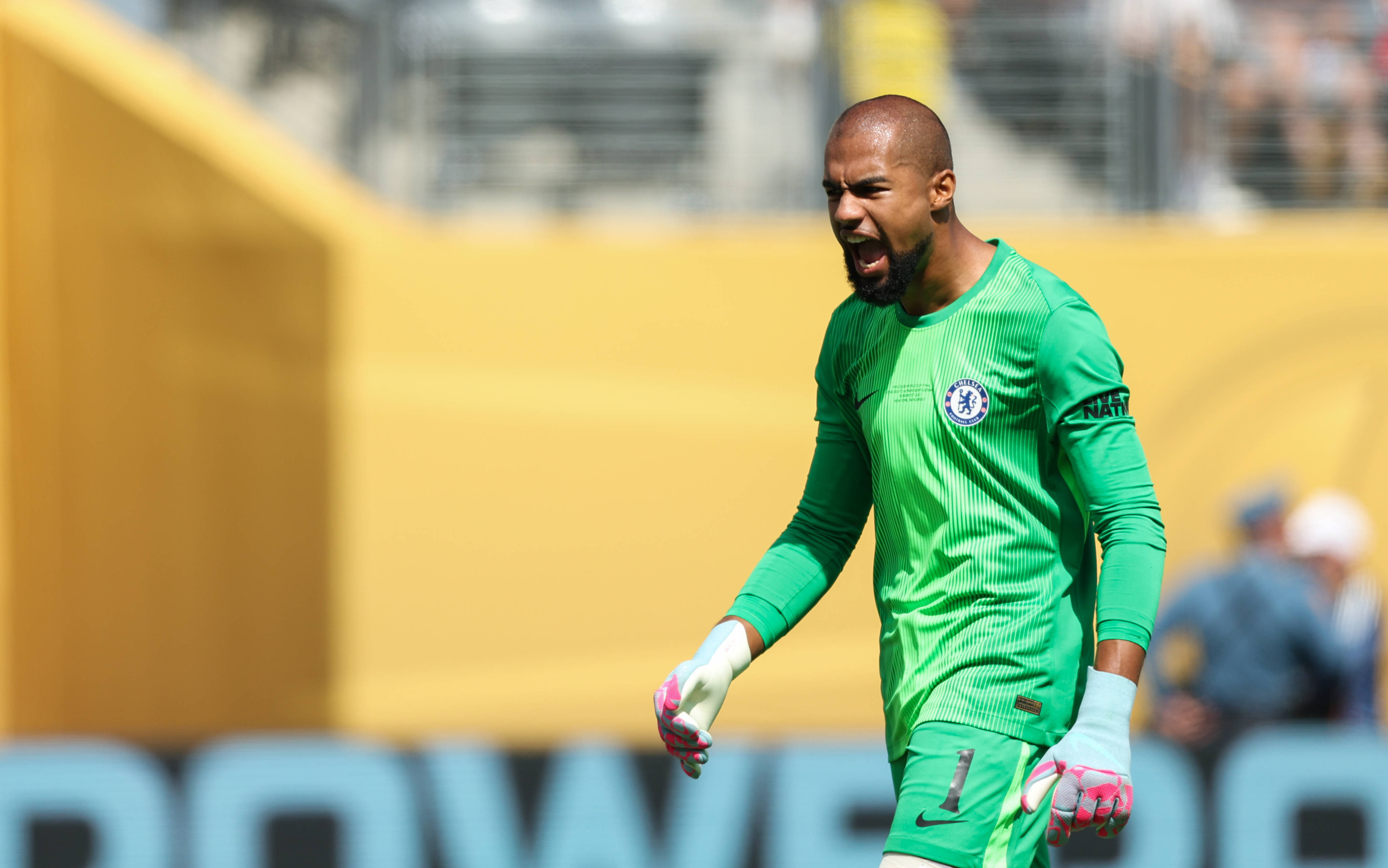 包含快讯：切尔西抵达美国备战世俱杯的词条