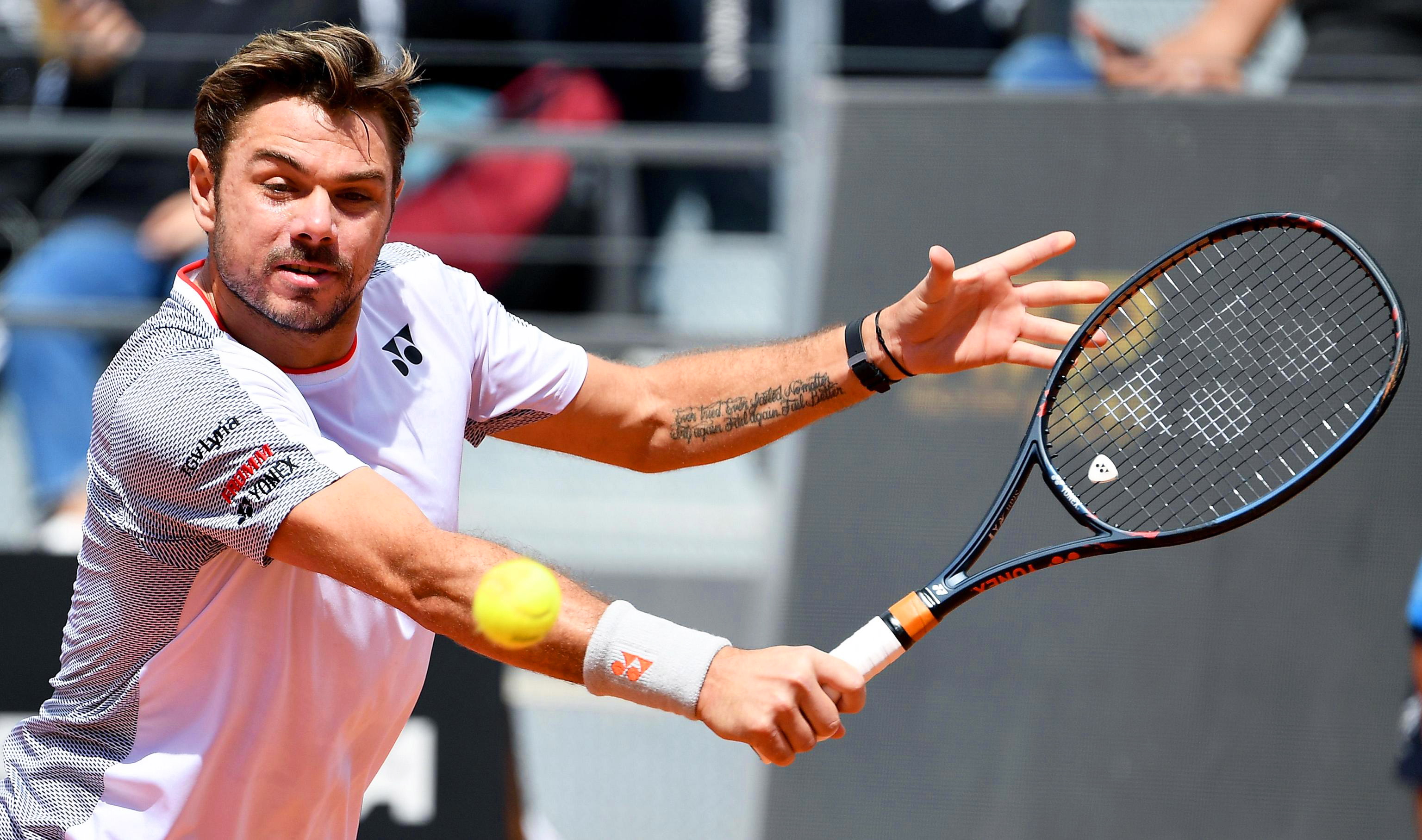 关于意大利网球队强势西班牙网球队，瓦林卡制霸全场的信息