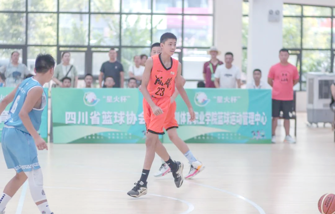 四川男篮近期表现出色，实力雄厚