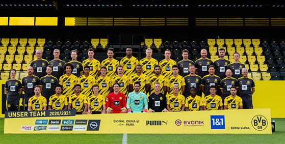 多特蒙德球员合作默契,取得胜利 多特蒙德球员合作默契,取得胜利