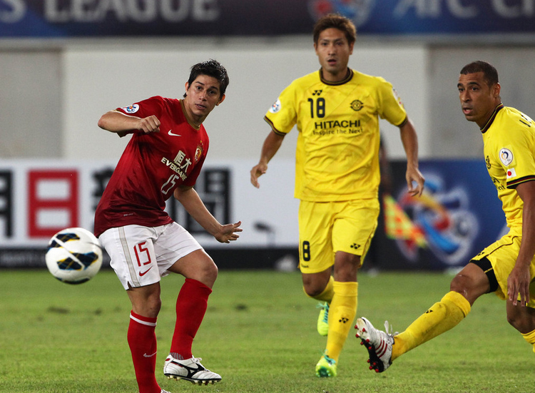 包含阿科罗尼加主场战平，难求一胜的词条