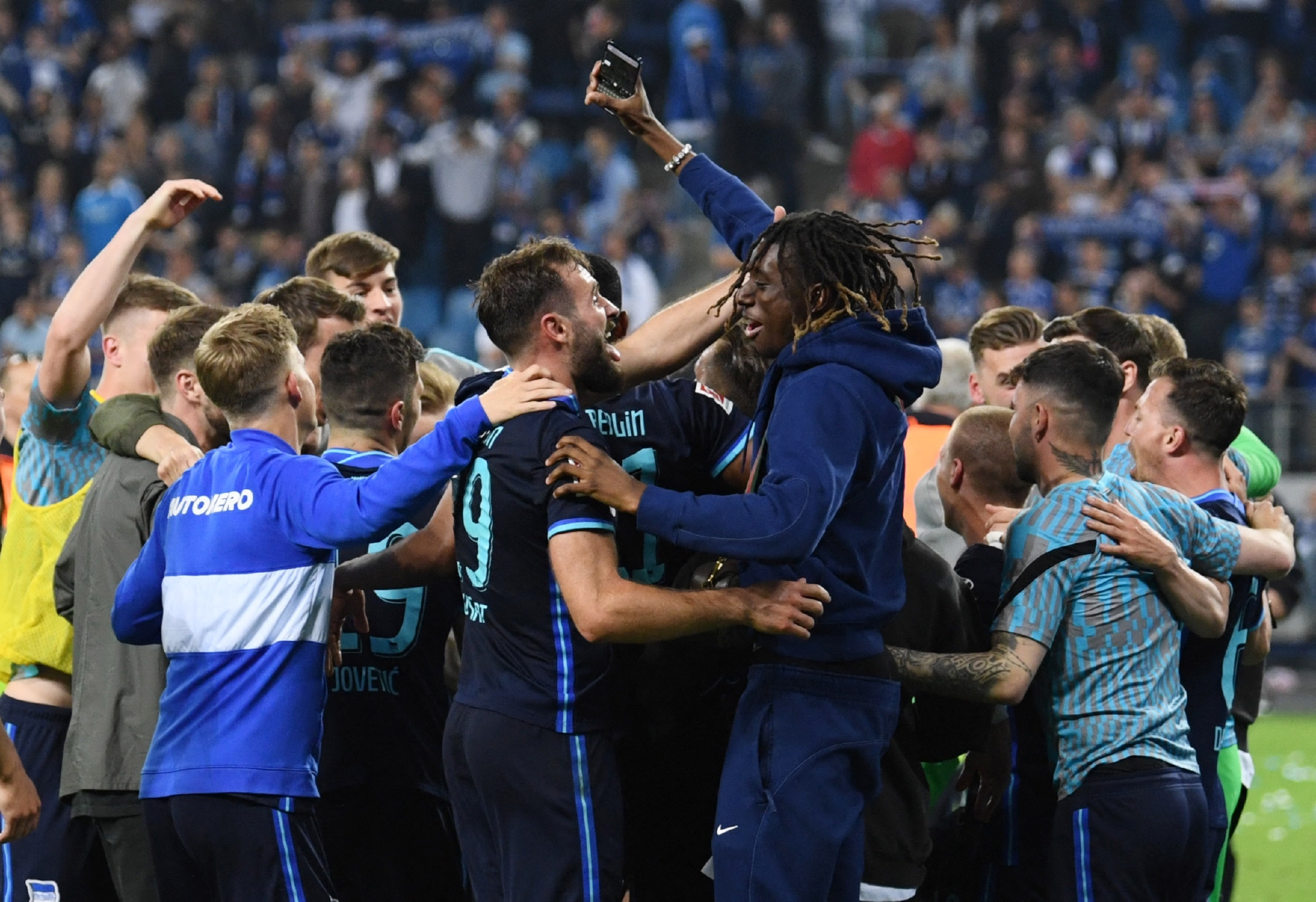 关于汉堡主场失利，保级形势难言乐观的信息