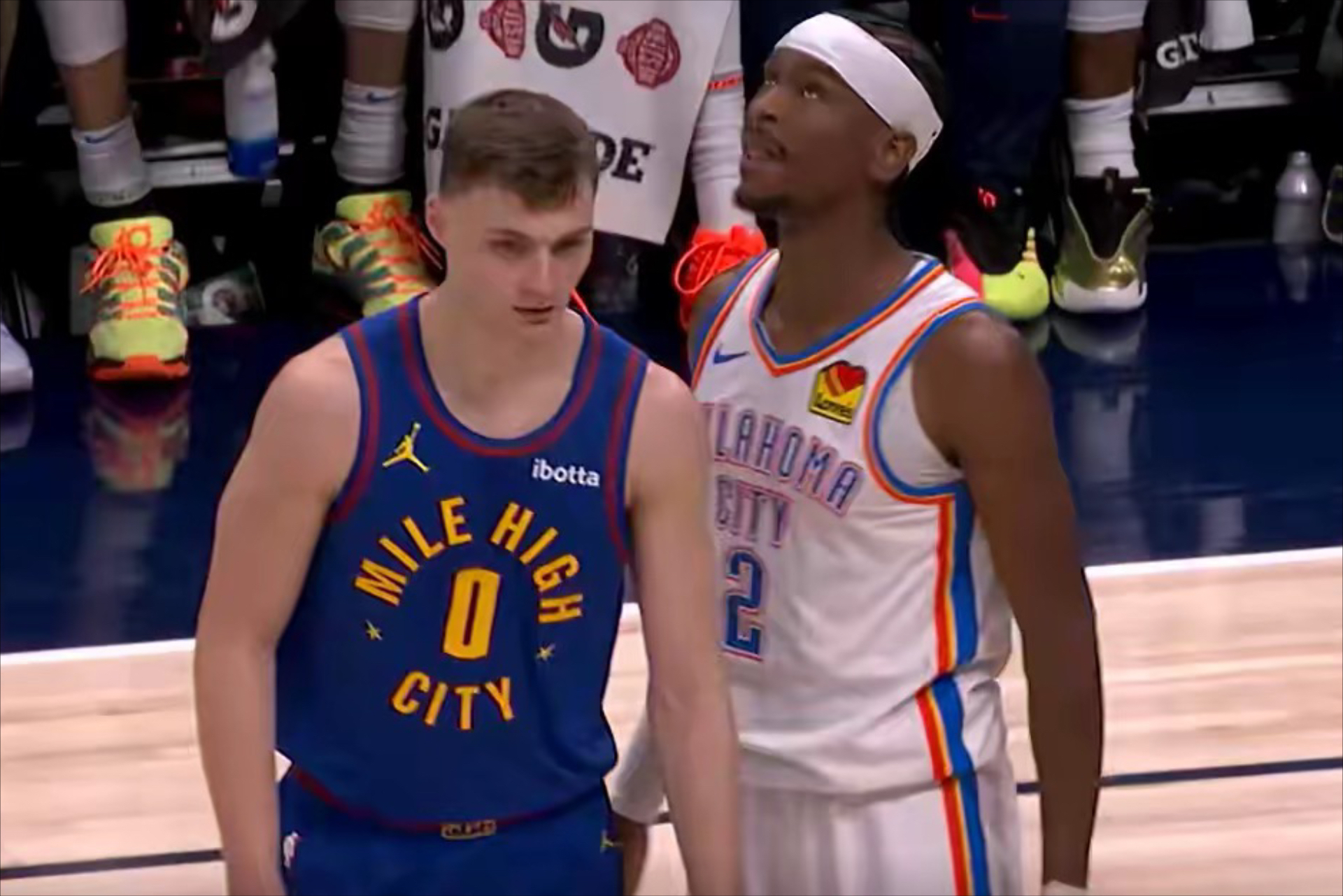 包含灰熊客场击败掘金，西部半决赛首战胜利的词条