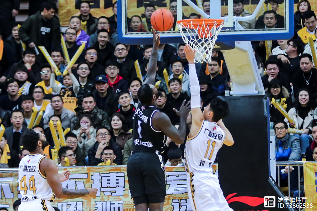 包含新西兰客场战胜白俄罗斯，实现惊险逆转的词条