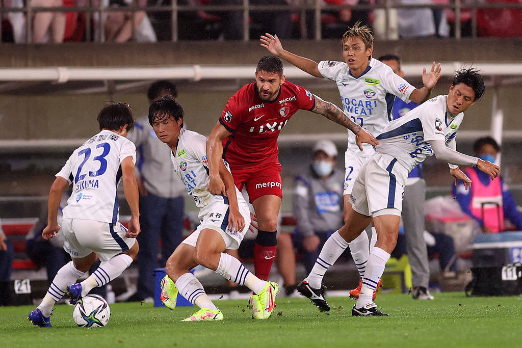 球场上的对决充满悬念和惊喜的简单介绍