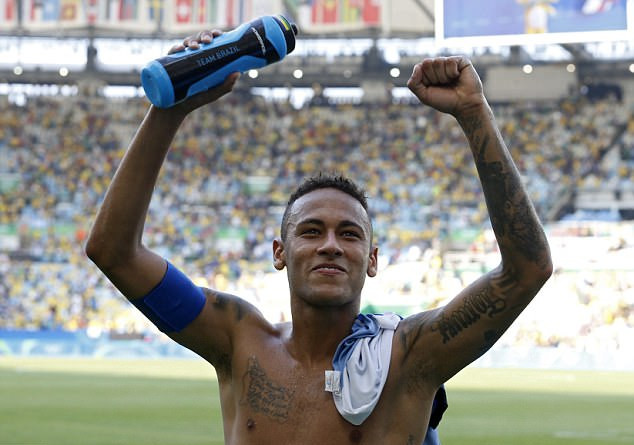 巴西巨星内马尔传因叛逃，荣膺欧洲区足球新王