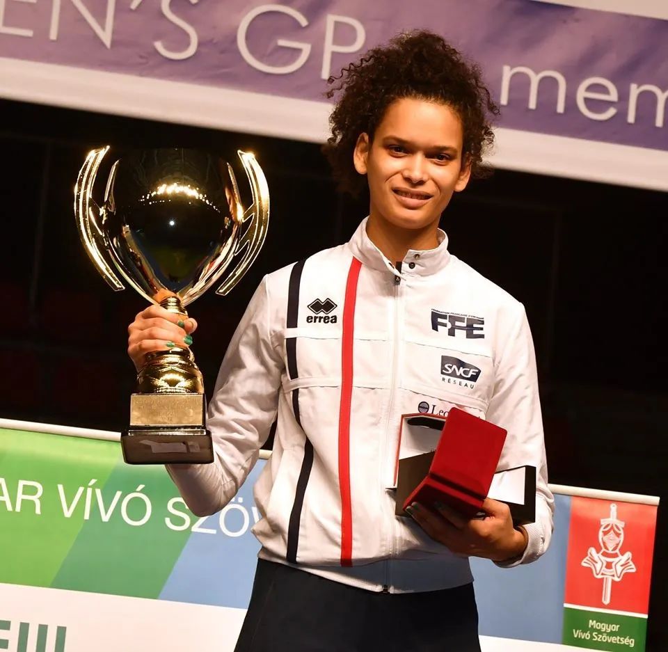 卢森堡射击选手稳定发挥，夺得金牌