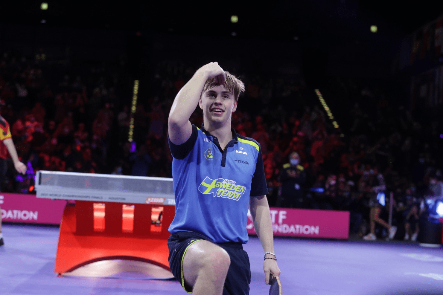 包含波兰乒乓球队横扫瑞典乒乓球队，波尔制霸全场的词条