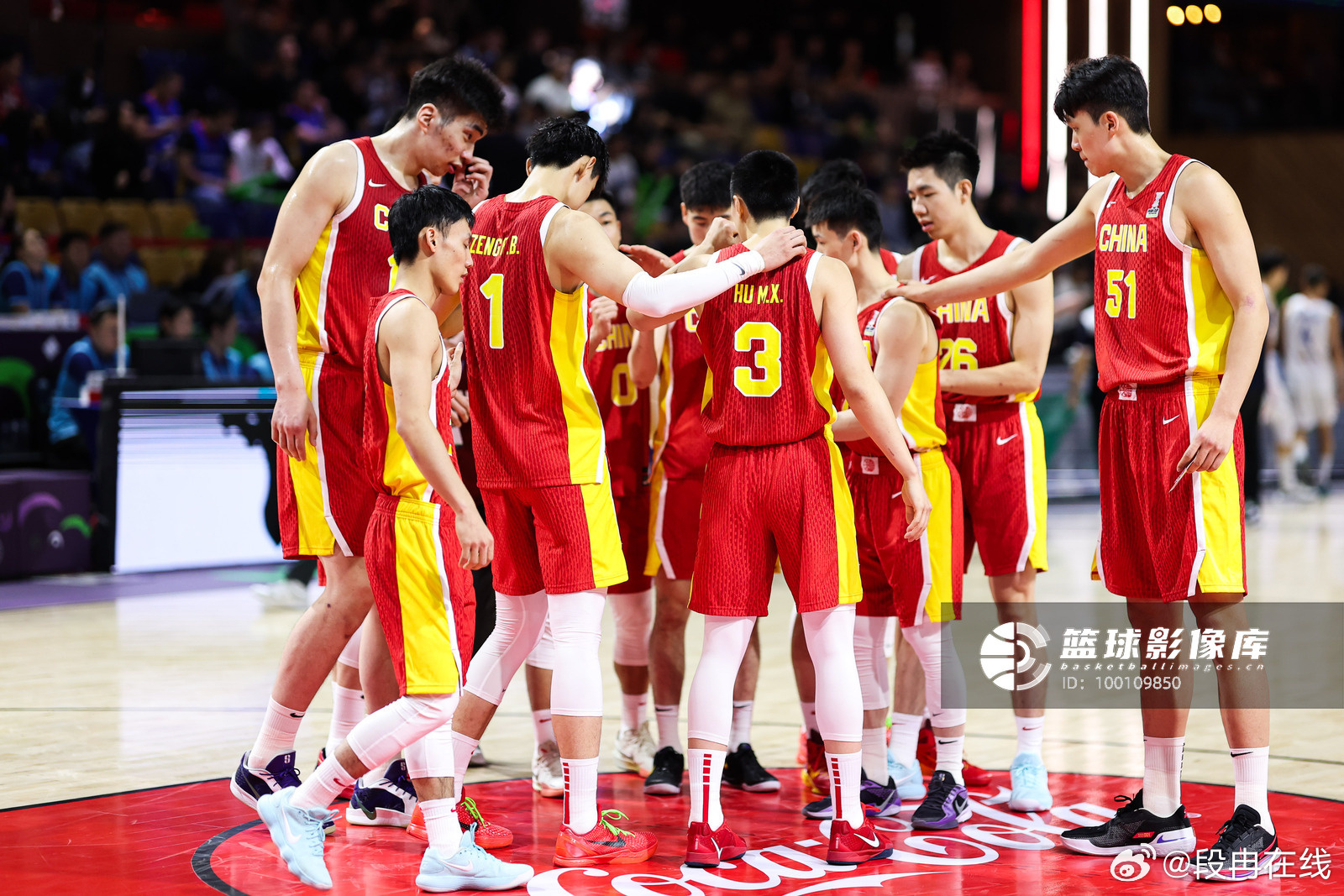 包含一场激烈对决,排名靠前球队力争夺胜的词条 包含一场激烈对决,排名靠前球队力争夺胜的词条