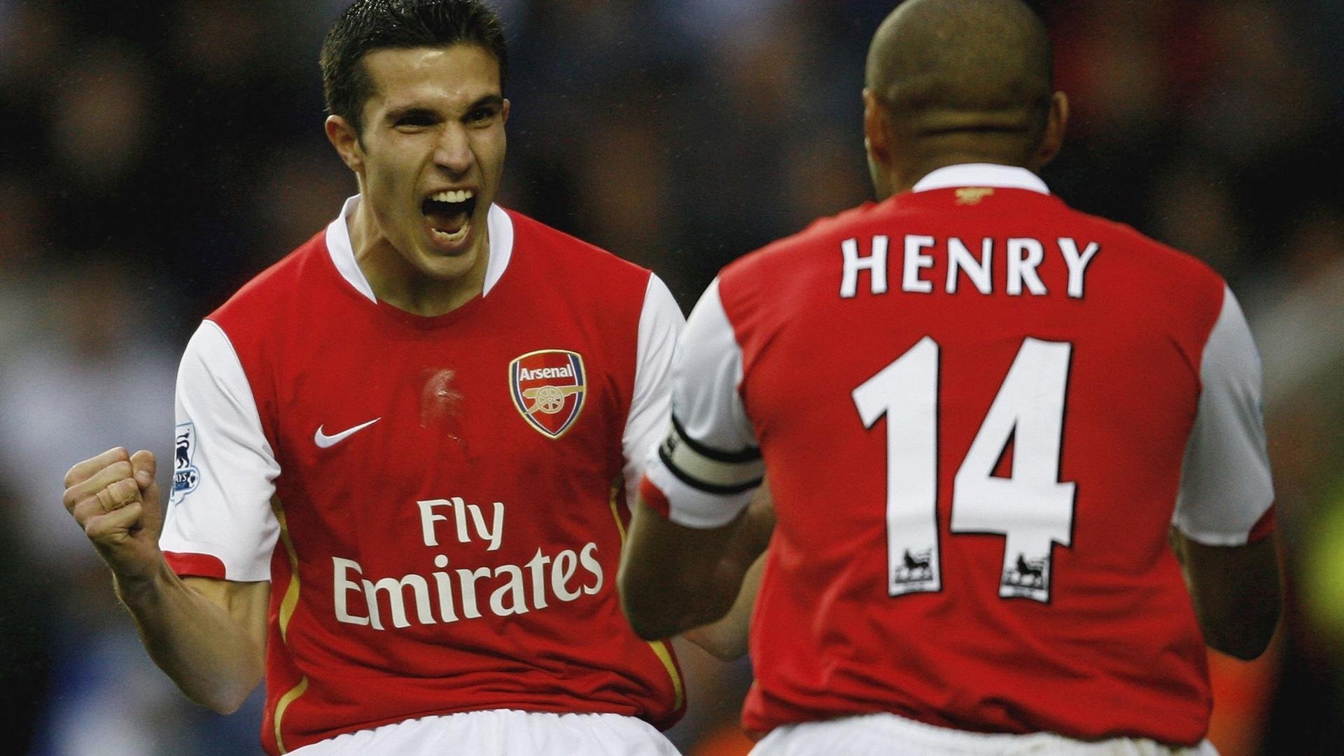 当安菲尔德陷入寂静，爱德华兹如何用一粒点球定义大场面先生