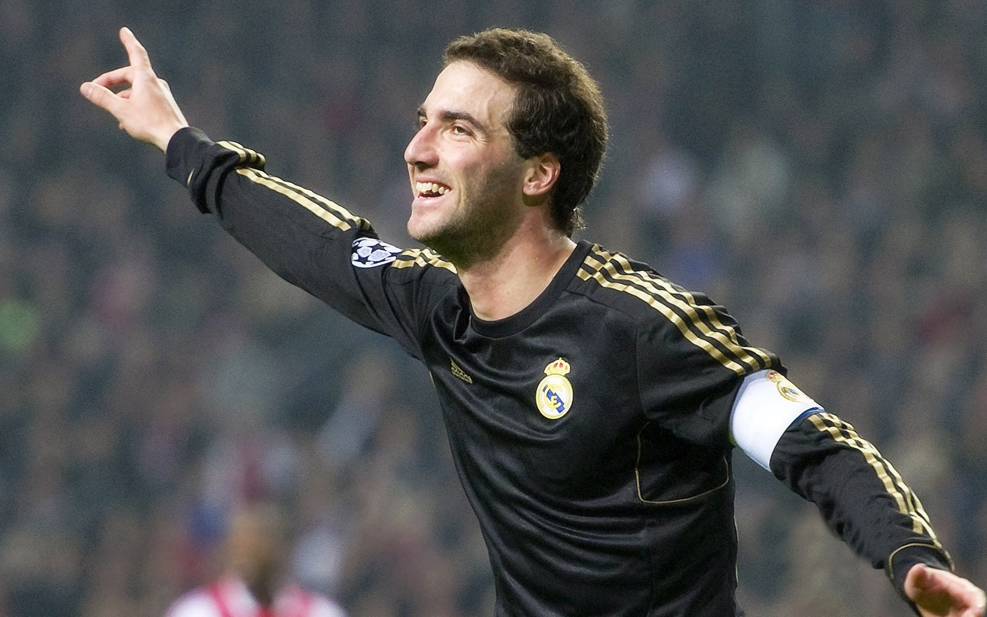 格纳布里单骑救主，潜水艇险胜贝蒂斯守住欧战希望