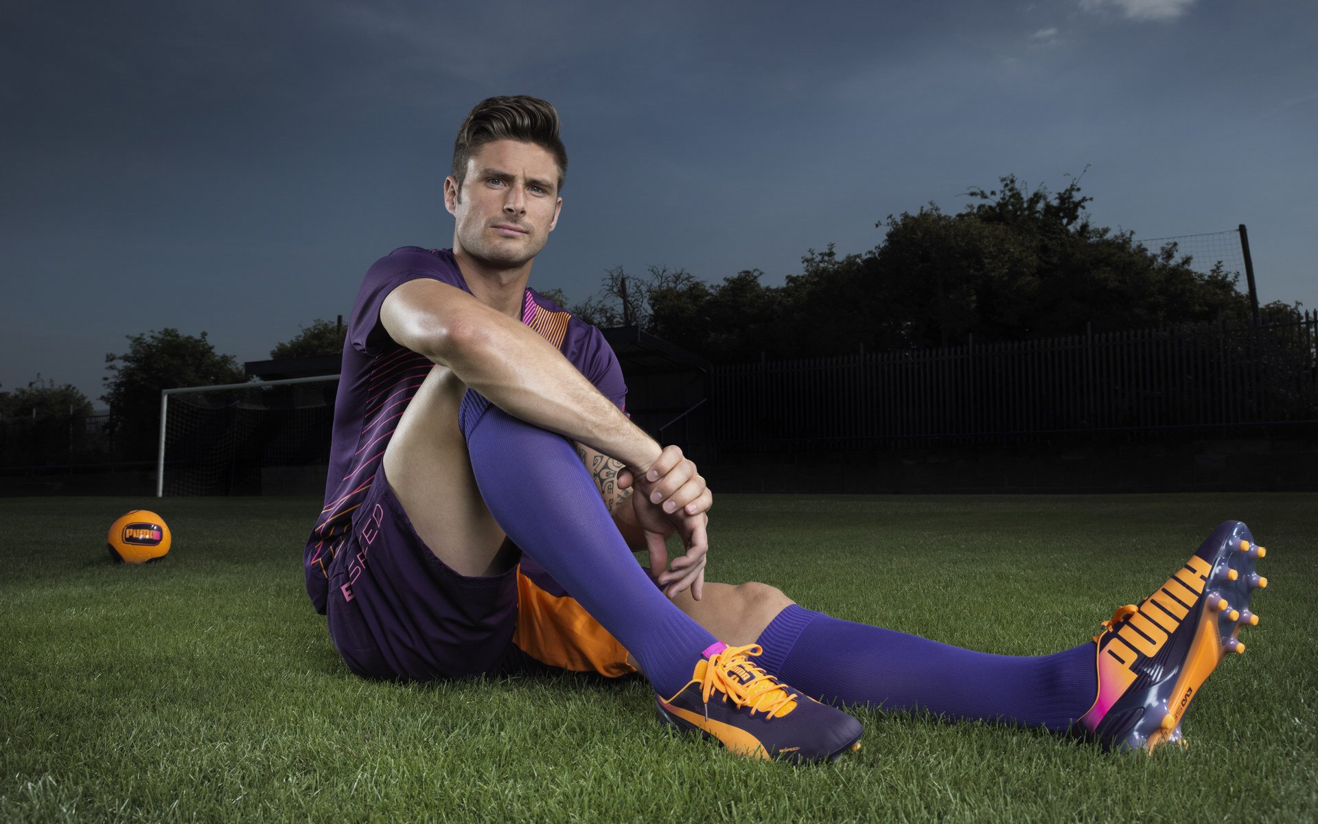 赛道上的绝对主宰,雷诺车队完胜哈斯,周冠宇状态火热引爆全场