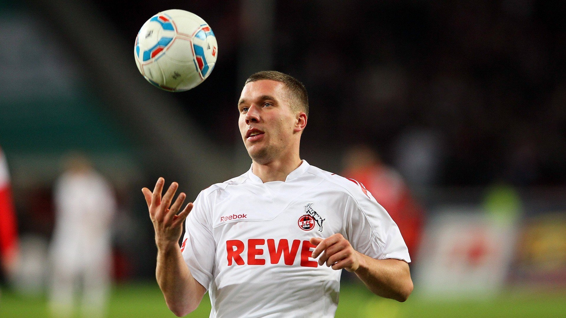 恩佐关键一传定乾坤，莱比锡红牛收割希腊神话